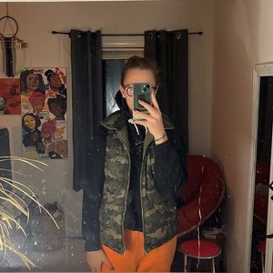 Old Navy Camo Puffer Vest